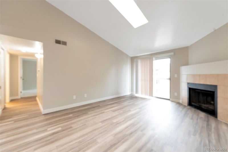 10323 E Peakview Ave #J201, Englewood, CO 80111