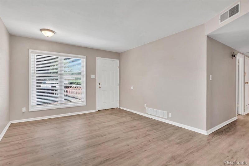 1215 Yuba St, Aurora, CO 80011