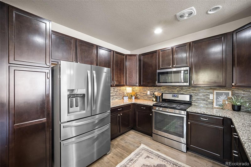 1758 S Buchanan Cir, Aurora, CO 80018