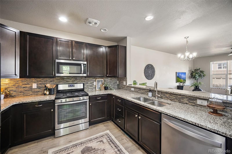 1758 S Buchanan Cir, Aurora, CO 80018