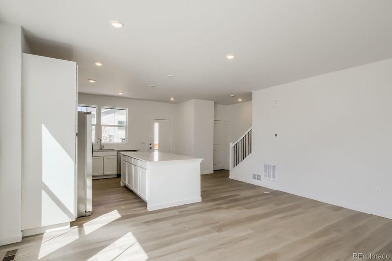 350 N Bersshine Ct, Watkins, CO 80137