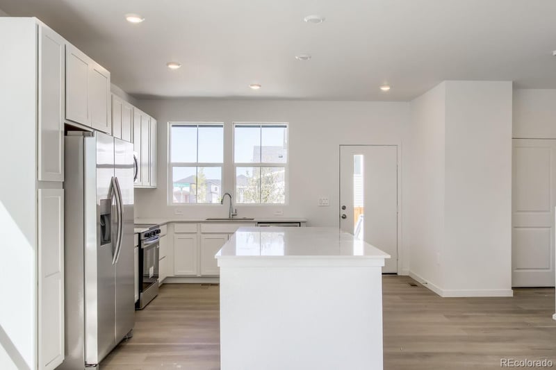 350 N Bersshine Ct, Watkins, CO 80137
