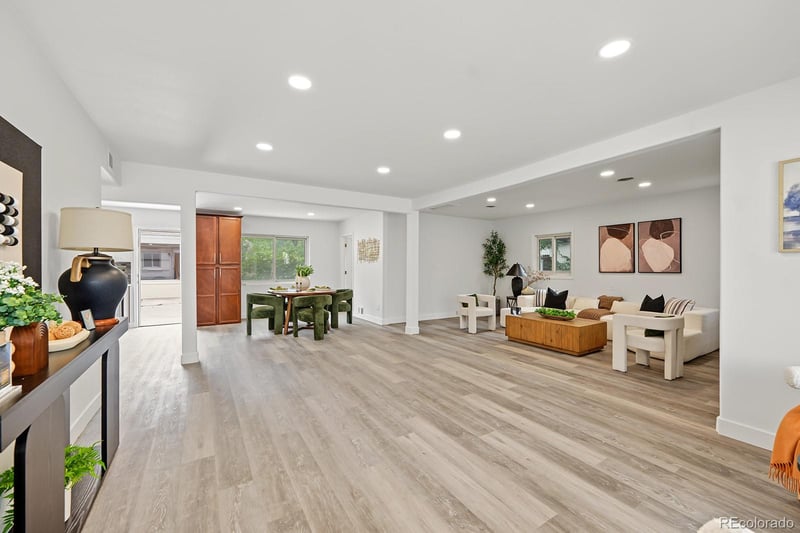 919 Troy St, Aurora, CO 80011