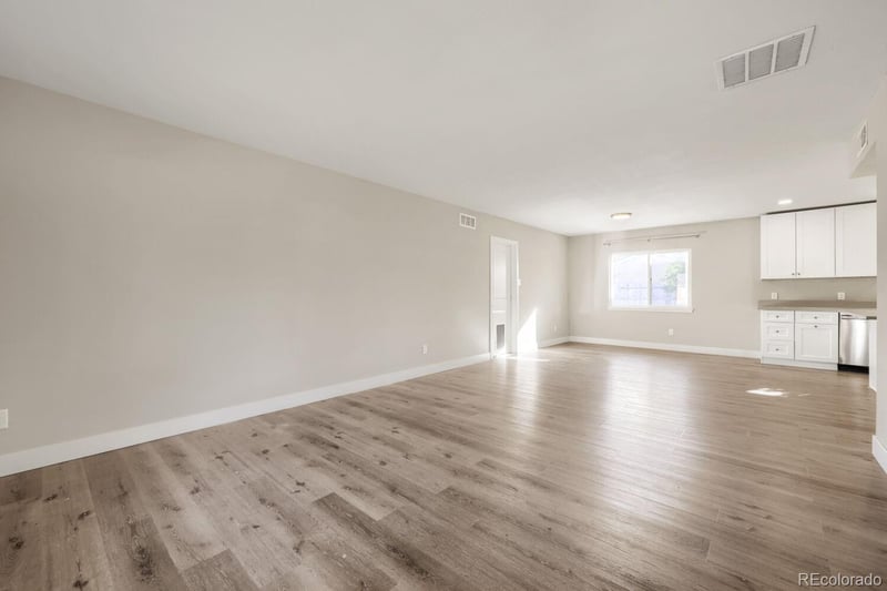 831 Tucson St, Aurora, CO 80011