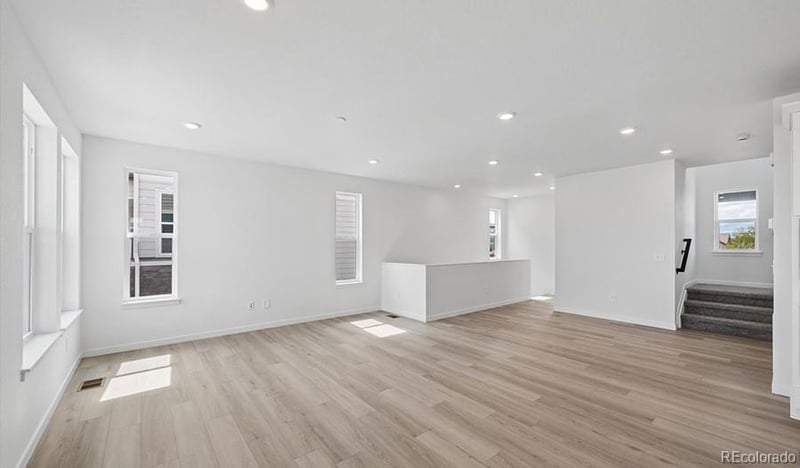5751 S De Gaulle Ct, Aurora, CO 80016