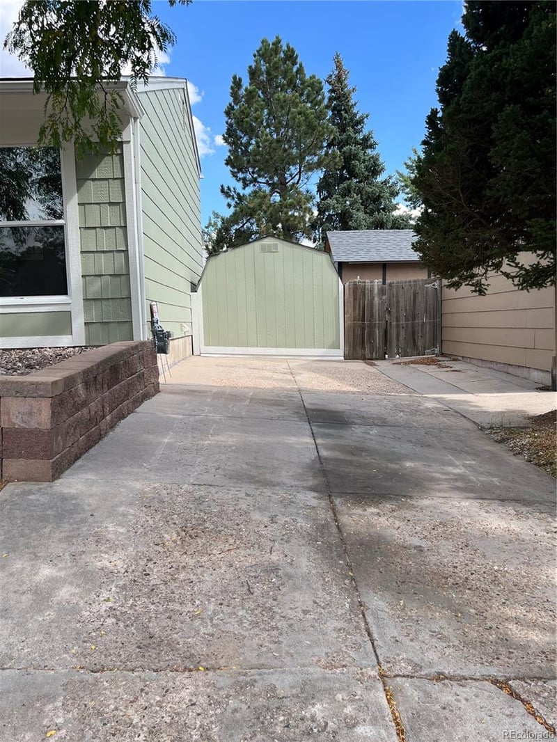 20672 E Batavia Dr, Aurora, CO 80011