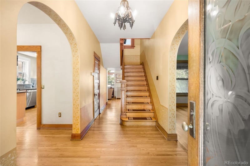 961 S Corona St, Denver, CO 80209