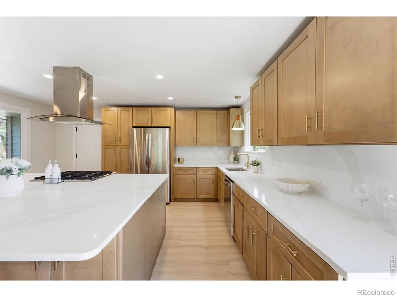 2126 S Yarrow St, Lakewood, CO 80227