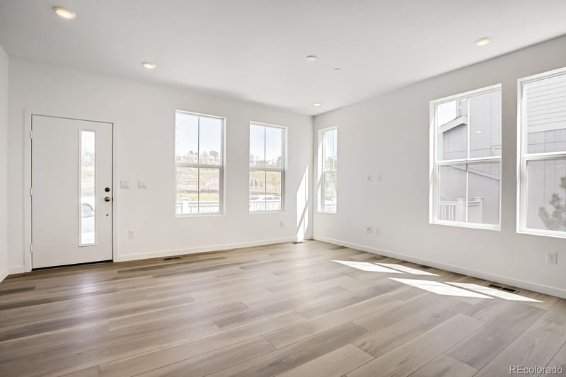 7635 S Mobile Way, Centennial, CO 80016