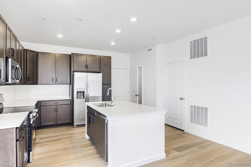 7649 S Cherokee Cir E, Centennial, CO 80016