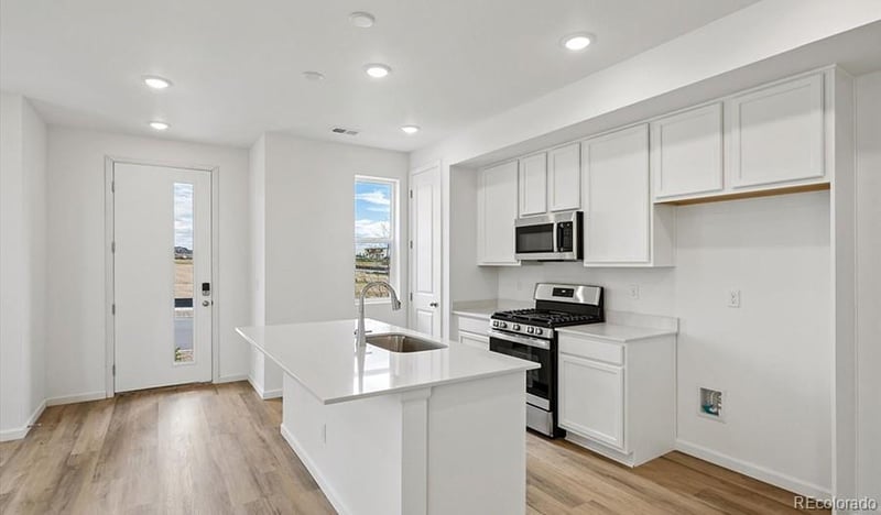 21381 E 67th Ave, Aurora, CO 80019