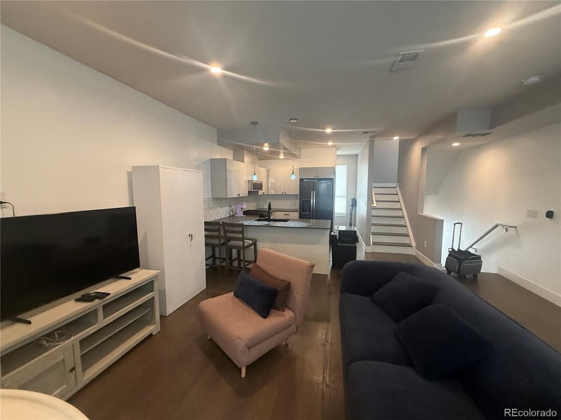 1284 Stuart St, Denver, CO 80204