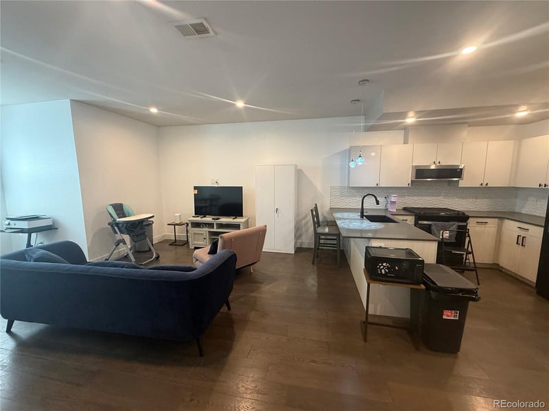 1284 Stuart St, Denver, CO 80204