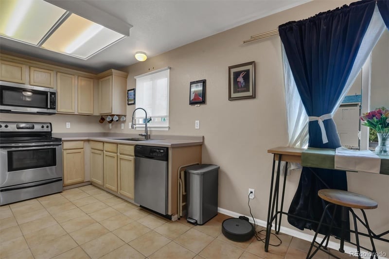 12137 Hudson Ct, Thornton, CO 80241