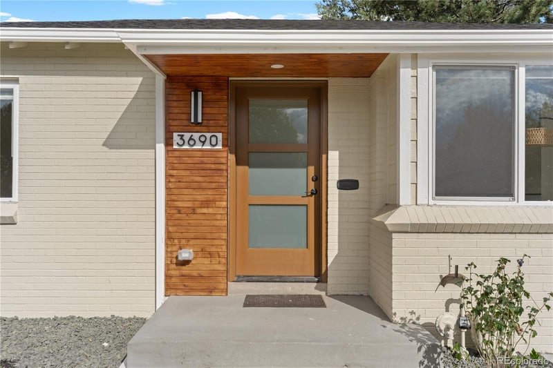 3690 Newport St, Denver, CO 80207