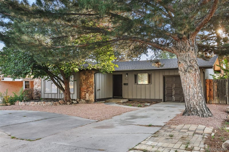 1818 Maplewood Dr, Pueblo, CO 81005