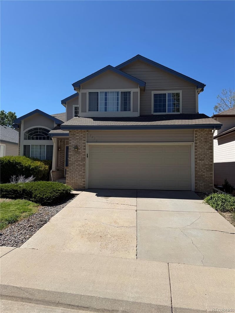 2221 S Moline Ct, Aurora, CO 80014