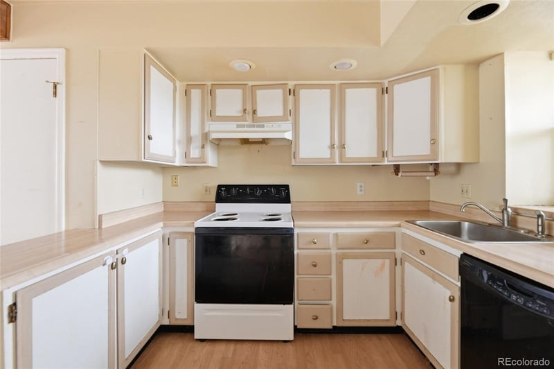 17113 E Ford Dr, Aurora, CO 80017