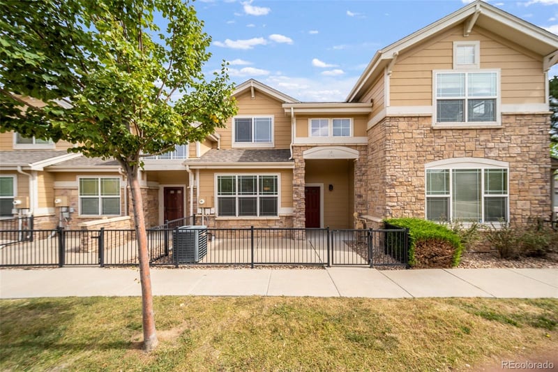 1753 S Buchanan Cir, Aurora, CO 80018