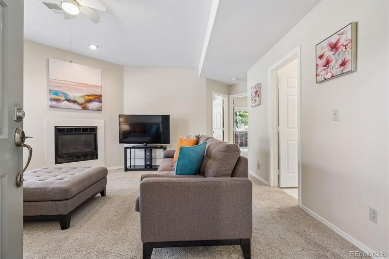 8621 E Dry Creek Rd #311, Centennial, CO 80112