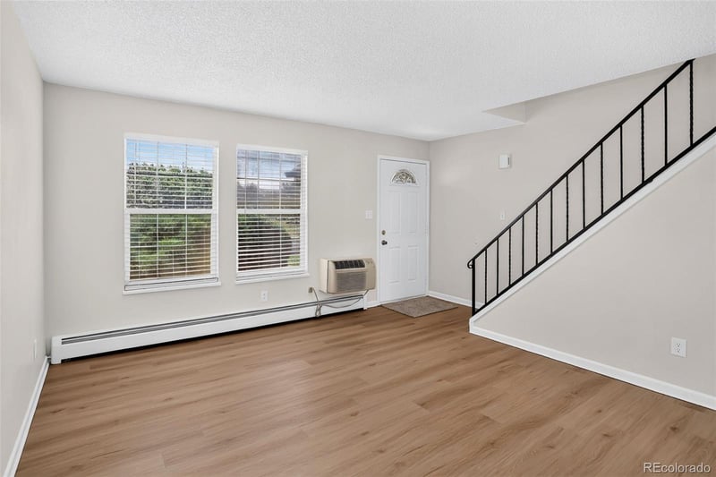 956 S Iola St, Aurora, CO 80012
