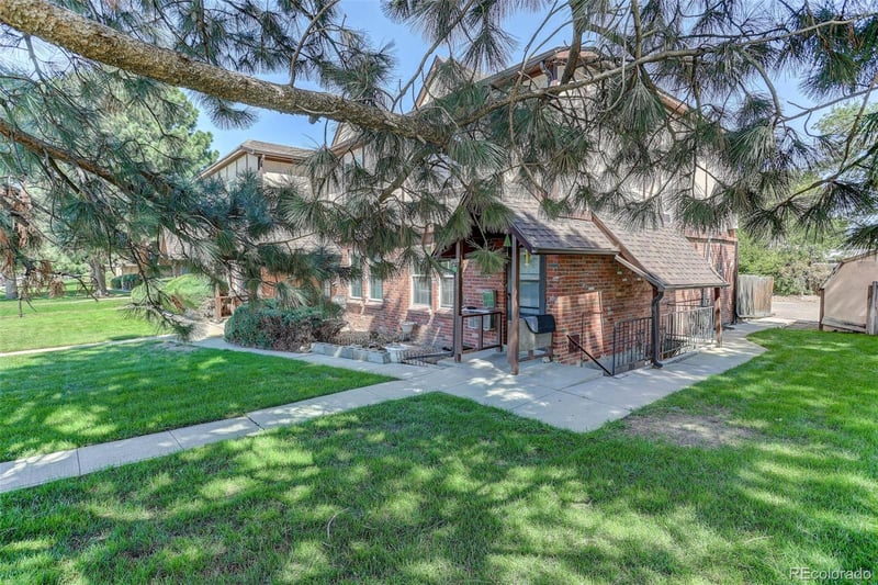 956 S Iola St, Aurora, CO 80012