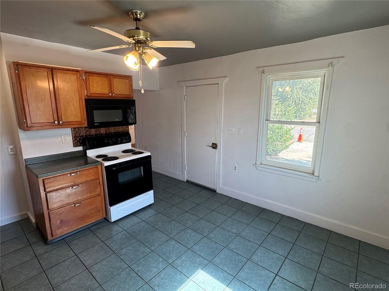 115 N 9th Ave, Brighton, CO 80601