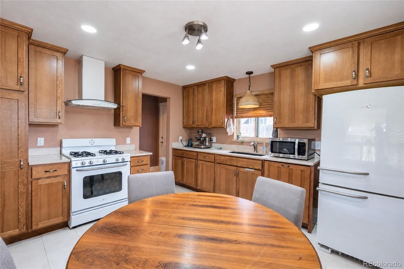 3211 Olive St, Denver, CO 80207