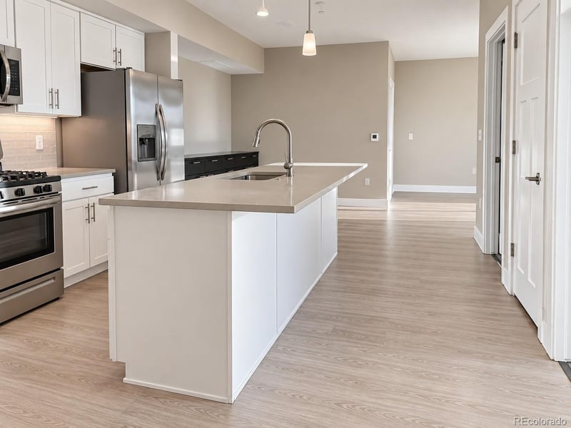 190 S Cherrywood Dr #202, Lafayette, CO 80026