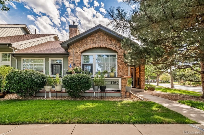 2769 W Greens Ct, Littleton, CO 80123