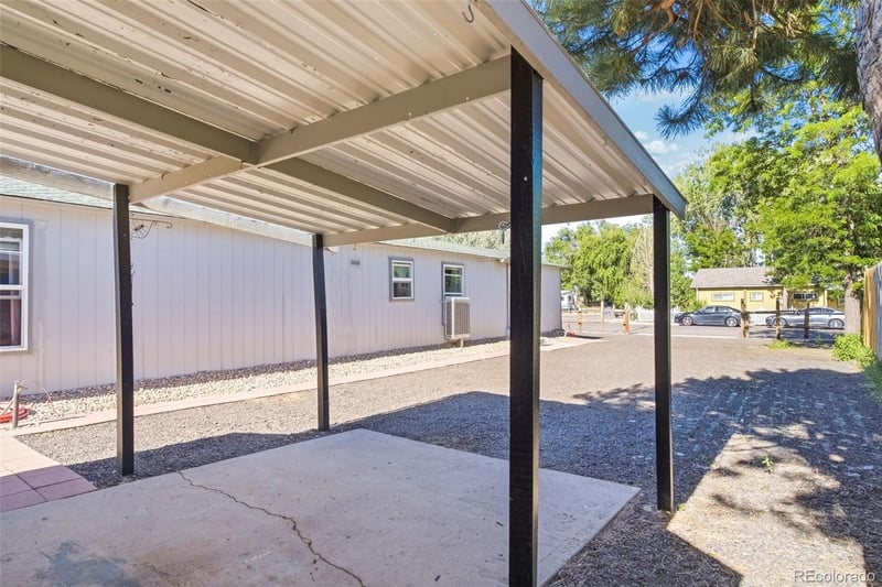 422 Willow Dr, Lochbuie, CO 80603