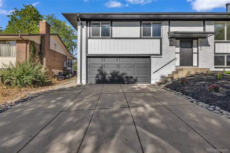 2189 S Coors Cir, Lakewood, CO 80228