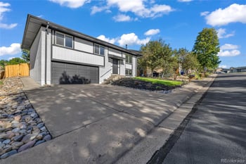 2189 S Coors Cir, Lakewood, CO 80228