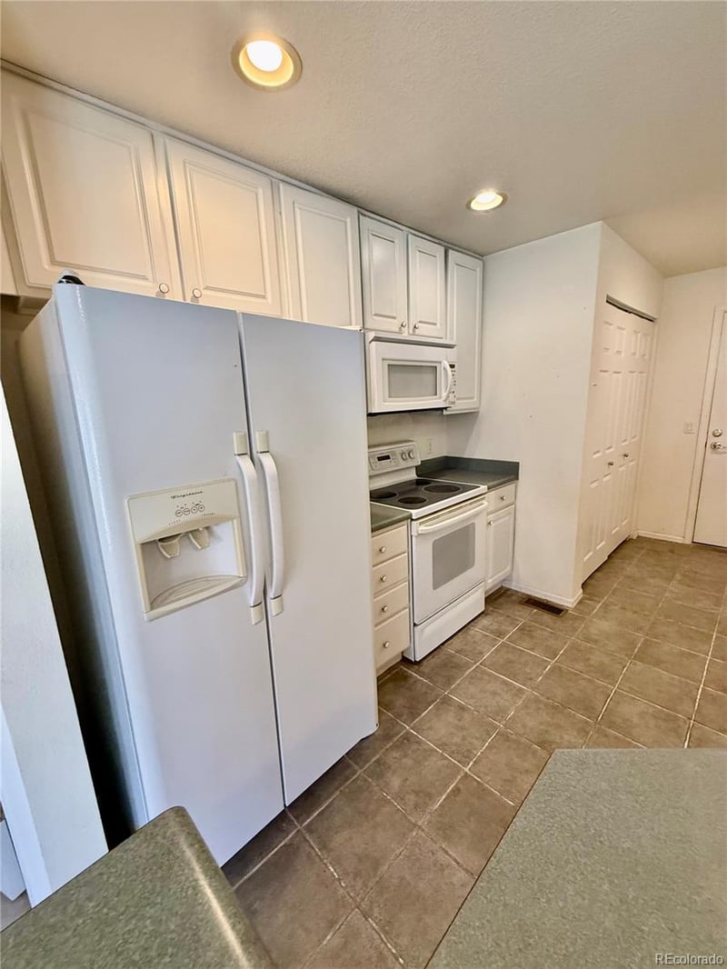 7680 S Buchanan Way, Aurora, CO 80016