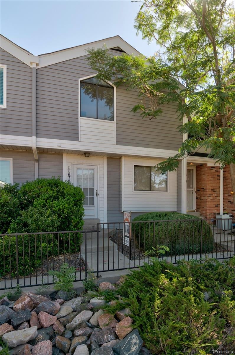 11610 E Bayaud Dr, Aurora, CO 80012