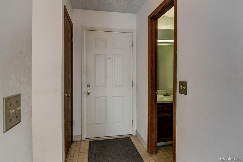 11610 E Bayaud Dr, Aurora, CO 80012