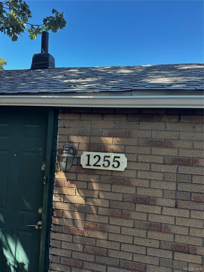 1255 Dallas St, Aurora, CO 80010