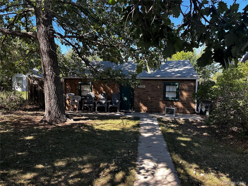 1255 Dallas St, Aurora, CO 80010