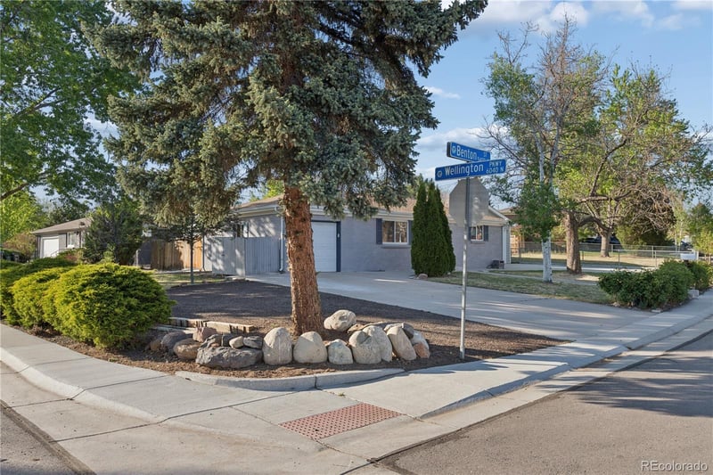 6055 Benton St, Arvada, CO 80003
