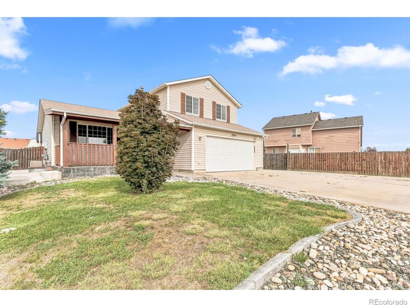 3905 Dove Ln, Evans, CO 80620