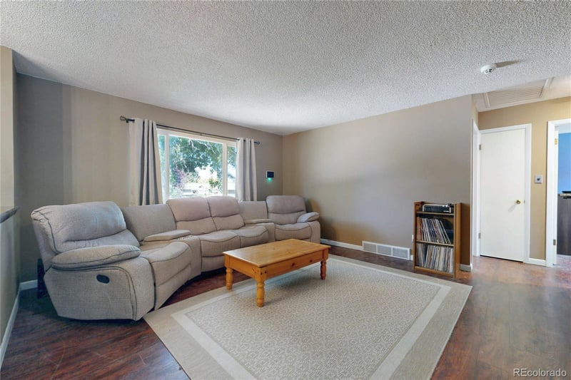2342 33rd Ave, Greeley, CO 80634