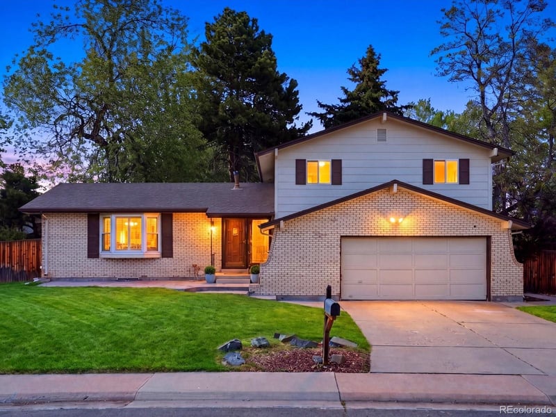 8923 W Warren Dr, Lakewood, CO 80227
