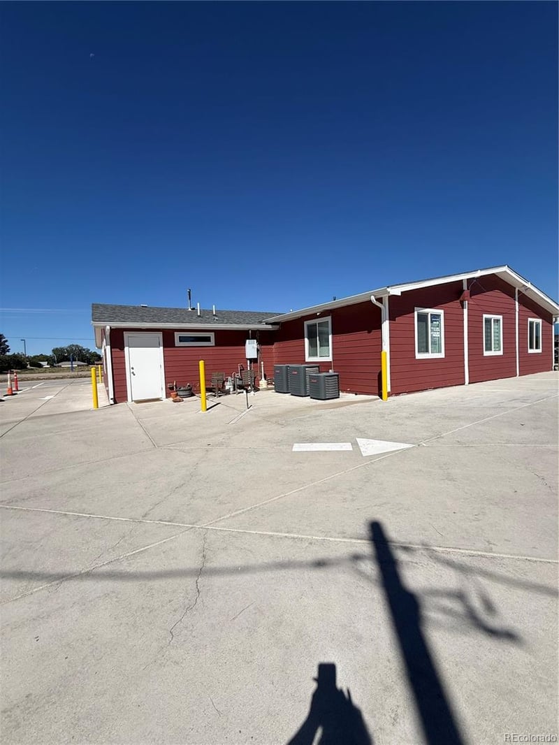 190 S 1st St, Bennett, CO 80102