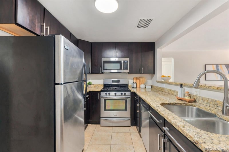 3395 N Oneida St, Denver, CO 80207