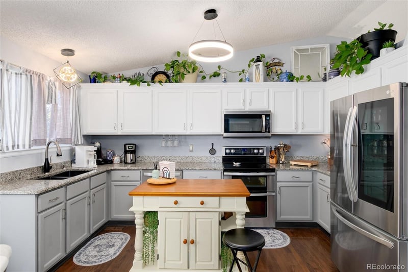 9670 Whitecliff Pl, Highlands Ranch, CO 80129
