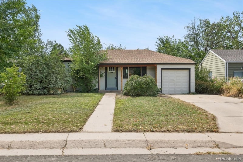 1917 Kingston St, Aurora, CO 80010