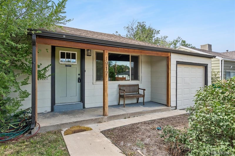 1917 Kingston St, Aurora, CO 80010