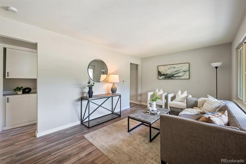 1917 Kingston St, Aurora, CO 80010