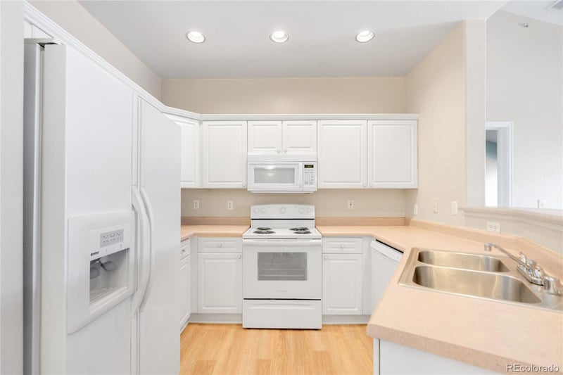 7429 S Alkire St #303, Littleton, CO 80127