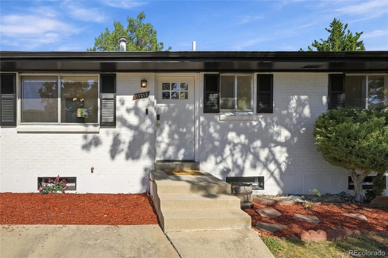 11213 W Briarwood Dr, Lakewood, CO 80226